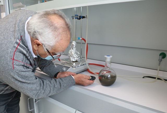 Adana’da 3 ay koruyucu özellikte ‘Nano gümüş’ dezenfektan üretiliyor