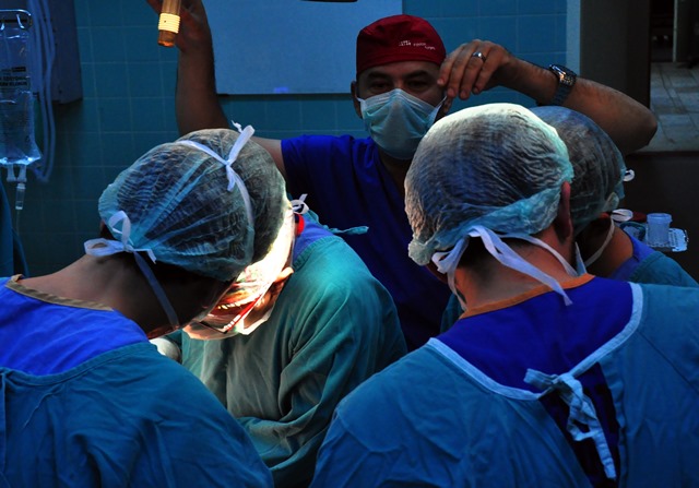 Türkiye’nin en önemli cerrahları Adana’da buluşuyor