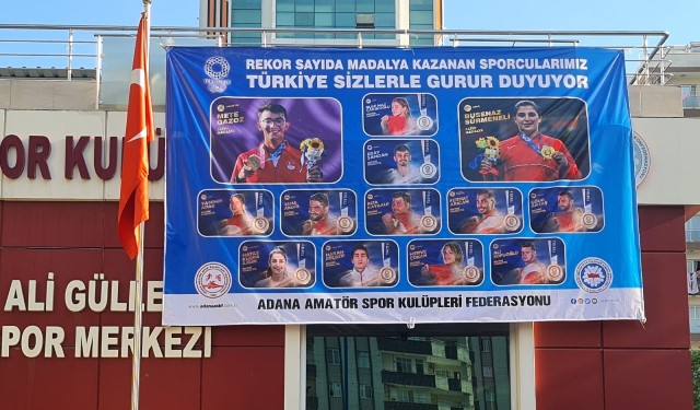 Tokyo 2020’de madalya kazanan sporculara Adana ASKF’den afişli jest