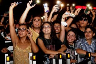 SEYHAN, GENÇLERİN STRESİNİ GRİPİN İLE ALDI