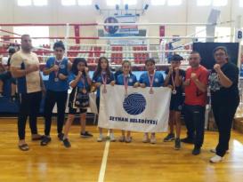 MUAY THAİ ŞAMPİYONASINDA SEYHAN’A ÖDÜL YAĞDI