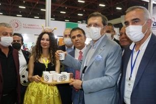 ADANA’NIN LEZZETLERİ ANTALYA’DA GÖRÜCÜYE ÇIKTI