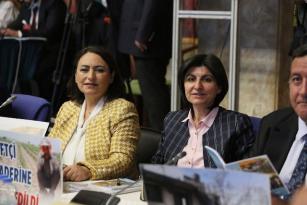 “LÜKS TEKNELERE AKARYAKIT İNDİRİMİ VAR, ÇİFTÇİYE, BALIKÇIYA YOK!”