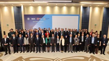 “CAM SEKTÖRÜ TÜRKİYE SINIRLARINI AŞTI”