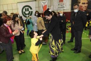 REKTÖR TUNCEL ÖZEL GEREKSİNİMLİ ÇOCUKLARLA DANS ETTİ