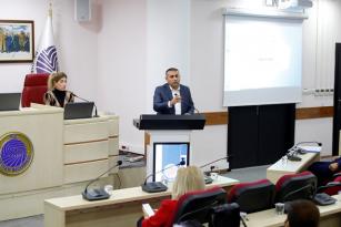 SEYHAN MECLİSİ’NDEN KADIN-ERKEK EŞİTLİĞİ İÇİN BİR ADIM DAHA