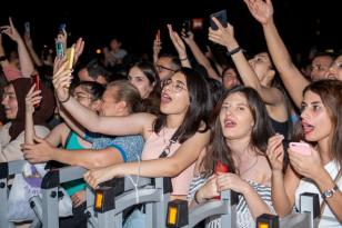 GENÇLER “SEYHAN Z FESTİ” İLE STRES ATTI