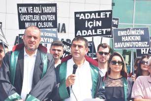 AVUKATLAR AAÜT VE CMK ÜCRET TARİFELERİNİ PROTESTO ETTİ