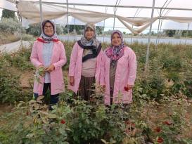 ‘GÜL KOKULU ELLER’ PROJESİ İLE MESLEK SAHİBİ OLDULAR