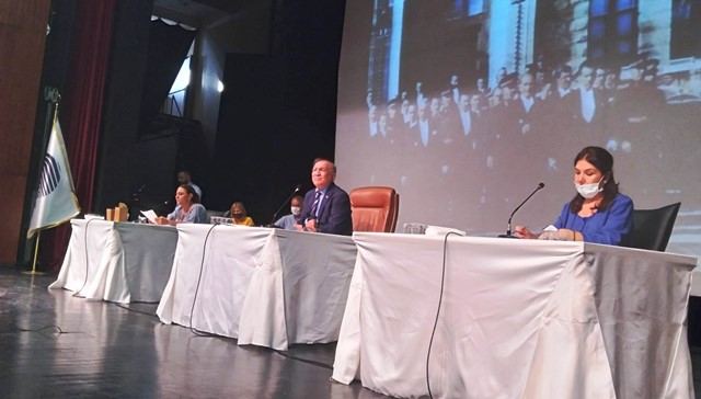 SEYHAN BELEDİYE MECLİSİNDE TARTIŞMALI OTURUM