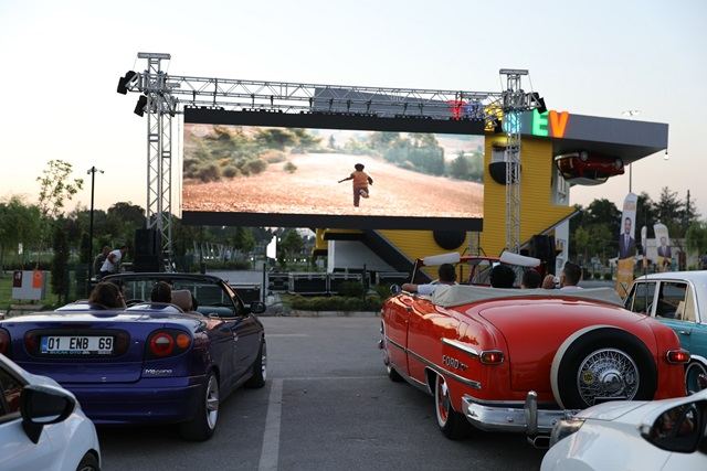 Arabada sinema günleri "Müslüm" filmi ile başladı