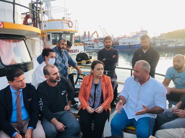 AKARYAKITIN POMPA FİYATI BALIKÇILARI FENA VURDU
