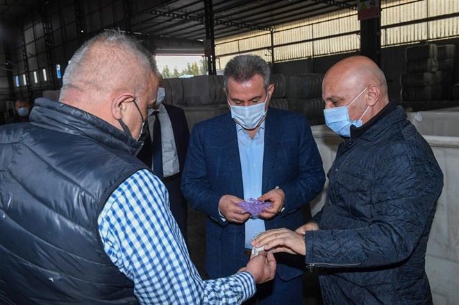 VALİ ELBAN’DAN GERİ DÖNÜŞÜM FABRİKASINA ZİYARET