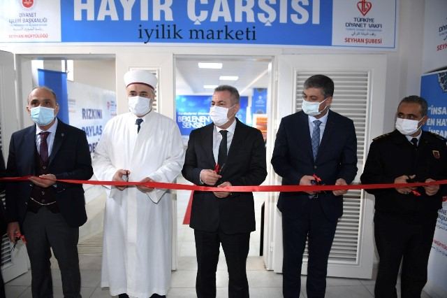 ADANA'DA "HAYIR ÇARŞISI" AÇILDI