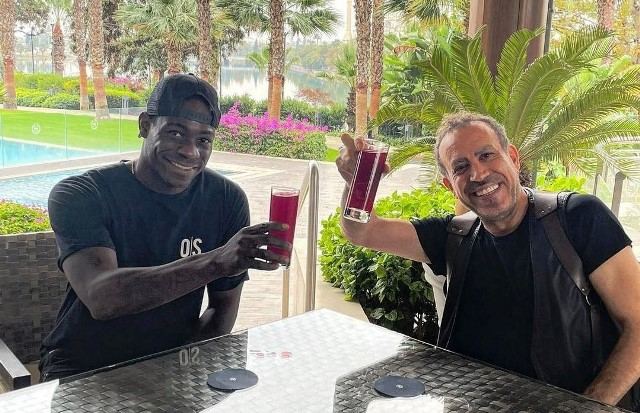 MARİO BALOTELLİ, HALUK LEVENT ARACILIĞIYLA 6 AİLEYE YARDIM ETTİ