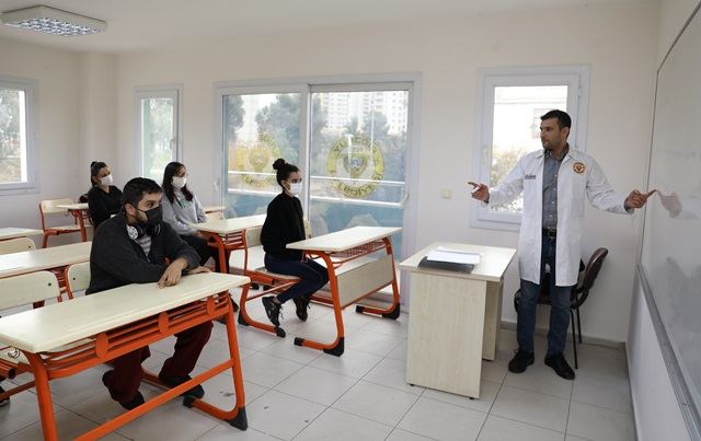 YÜREĞİR BELEDİYESİ EKPSS KURSU BAŞLATIYOR