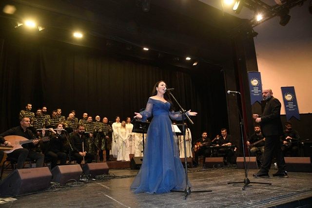 AKIN ÖZDEMİR, ÖLÜMÜNÜN 43. YILINDA MEDENİYETLER KOROSU KONSERİ İLE ANILDI