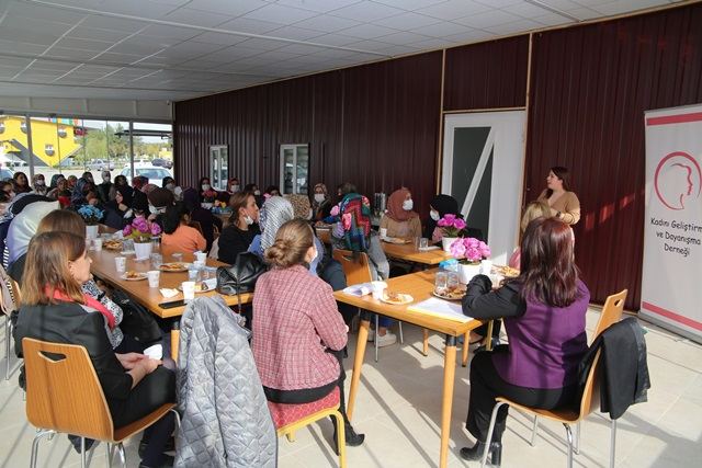 YÜREĞİRLİ KADINLARA ‘DİJİTAL ŞİDDETLE MÜCADELE’ SEMİNERİ