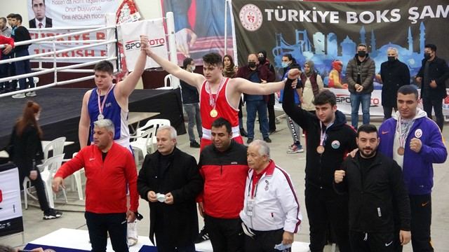 TÜRKİYE GENÇLER BOKS ŞAMPİYONASI'NDA MADALYALAR SAHİPLERİNİ BULDU