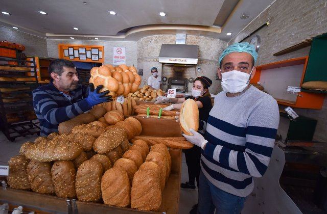 EKMEK ÜRETİCİSİ EVİNE EKMEK GÖTÜREMİYOR