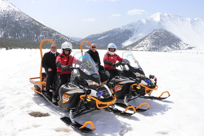 ELMALI BOĞAZINDA SNOWBOARD ŞOVU