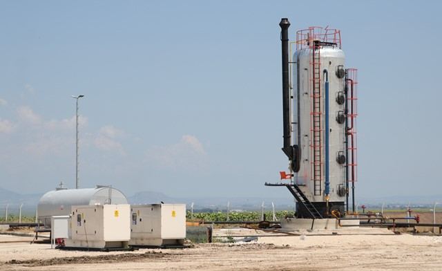 RÜYASININ İZİNDEN GİTTİ PETROLÜ BULDU