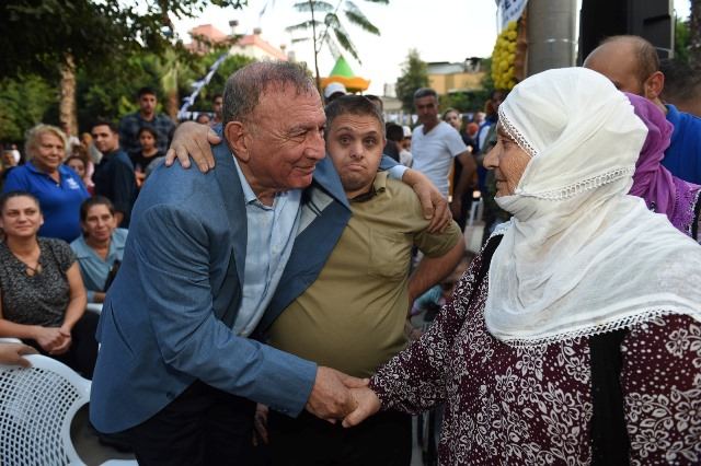 AKAY: "BEN HEPİNİZİN BELEDİYE BAŞKANIYIM"