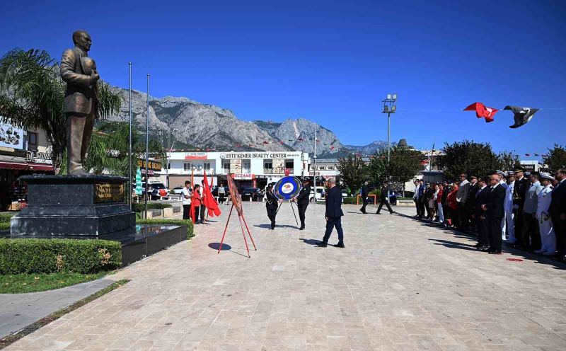 KEMER’DE 30 AĞUSTOS ZAFER BAYRAMI’NIN 104’ÜNCÜ YIL DÖNÜMÜ KUTLAMALARI, CUMHURİYET MEYDANI’NDA TÖRENLE BAŞLADI.
