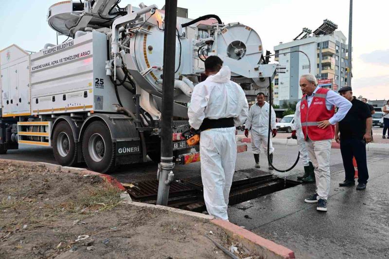 KEPEZ BELEDİYESİ, KIŞ MEVSİMİ ÖNCESİNDE YAĞMUR SUYU DRENAJ SİSTEMLERİNİN SAĞLIKLI ÇALIŞMASI İÇİN MAZGAL TEMİZLİĞİ ÇALIŞMALARINA HIZ VERDİ.