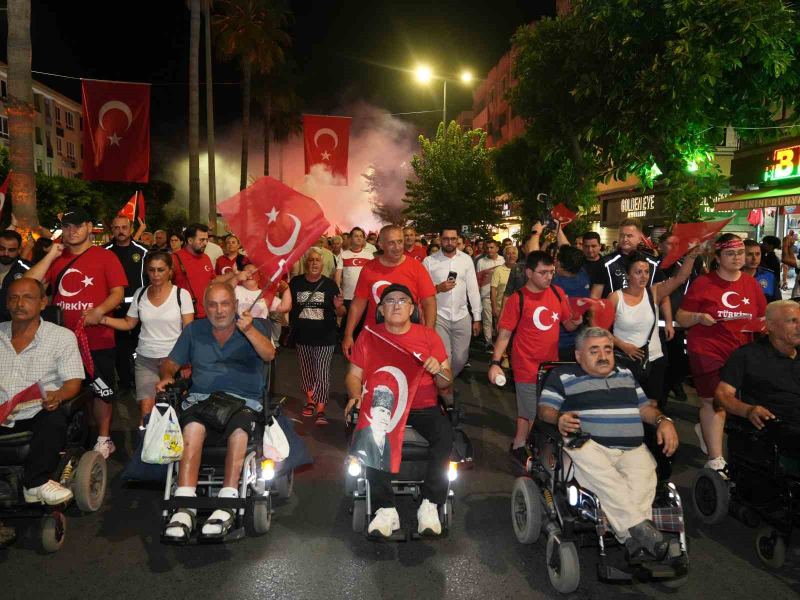 ALANYA’DA KUTLANAN 30 AĞUSTOS ZAFER BAYRAMI’NIN 104. YIL DÖNÜMÜ COŞKUSU, FENER ALAYI YÜRÜYÜŞÜ VE ÜNLÜ SANATÇI GÜLŞEN’İN SAHNE ALDIĞI MUHTEŞEM KONSERLE ZİRVEYE ULAŞTI.