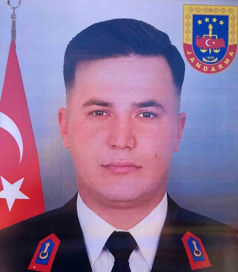 UZMAN ÇAVUŞ FAHRİ ATEŞ
