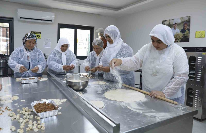 Mersin’de eski köy okulu kadınların üretim yuvası oldu
