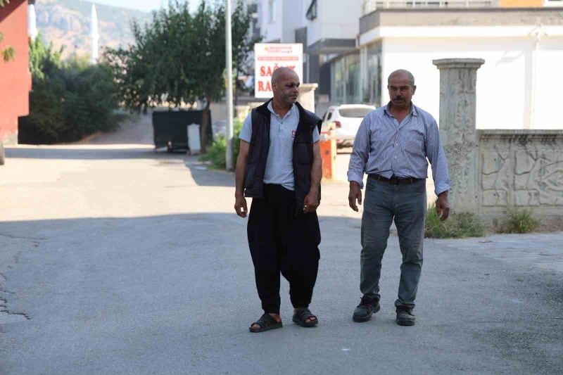 MUHAMMED SONBAŞ (SOLDA) VE AĞABEYİ KAMİL SONBAŞ (SAĞDA)