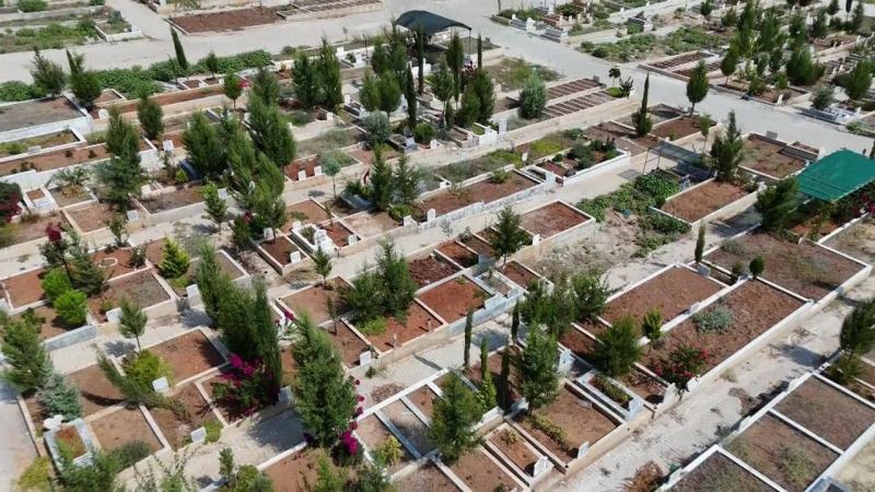 MECLİS KARARIYLA YAPILAN DÜZENLEMEYE GÖRE 3,5 METREKARELİK MEZAR YERİ İÇİN METREKARE BEDELİNİN 14 BİN TL OLDUĞU BELİRTİLİRKEN, BİR MEZAR YERİNİN TOPLAM BEDELİ 49 BİN TL'YE ULAŞTI.