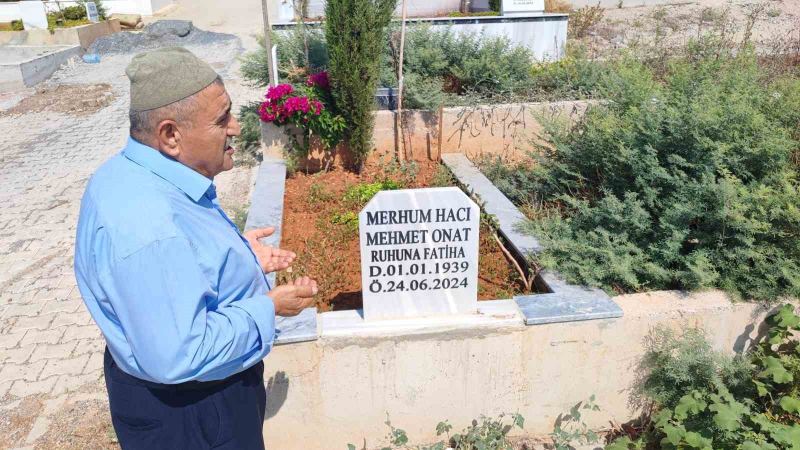 FİYATLARIN YÜKSEK OLDUĞUNU İFADE EDEN HAVZULLAH TEZCAN İSE TEPKİ GÖSTEREREK, "ÖLÜM DE Mİ PARAYLA OLDU? BU FİYATLAR YÜKSEK, MAALESEF ALAMAYIZ. MESELA BU MEZARLIKTA YATAN 30'A YAKIN TANIDIK VAR. HEPSİ FARKLI NOKTALARDA YATIYOR. HEPSİ AYNI NOKTADA OLSAYDI DAHA İYİ OLURDU. AİLECE GELİP DUAMIZI ETSEYDİK DAHA İYİ OLURDU" DEDİ.