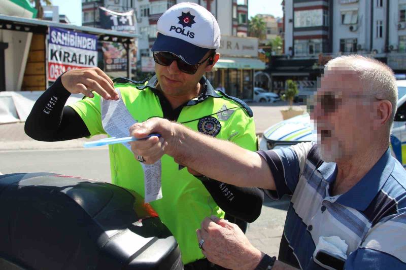 YAYAYA YOL VERMEYEN SÜRÜCÜ NECATİ Ö. İSE "ÇARPMAMAK İÇİN ARAÇLARI TAKİP ETTİK" DEDİ.
