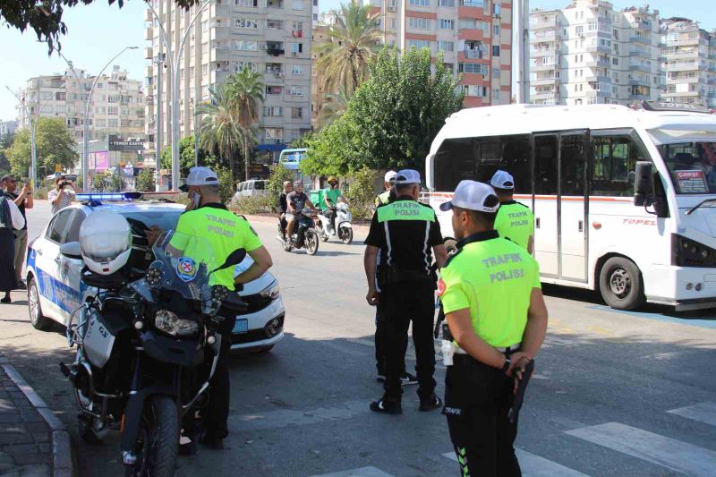 ADANA’DA TRAFİK KURALLARINA UYMAYAN 175 SÜRÜCÜYE TOPLAM 901 BİN TL PARA CEZASI UYGULANDI.