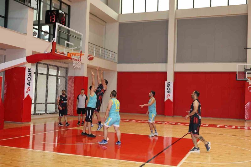 ADANA HACI SABANCI ORGANİZE SANAYİ BÖLGESİ’NİN (AOSB) DÜZENLEDİĞİ 3. GELENEKSEL BASKETBOL TURNUVASI, HEYECAN DOLU KARŞILAŞMALARLA BAŞLADI.