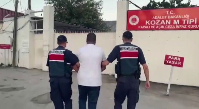 ADANA İL JANDARMA KOMUTANLIĞI, ÇEŞİTLİ SUÇLARDAN KESİNLEŞMİŞ HAPİS CEZASI BULUNAN 4 FİRARİ HÜKÜMLÜYÜ DÜZENLENEN OPERASYONLA YAKALADI.