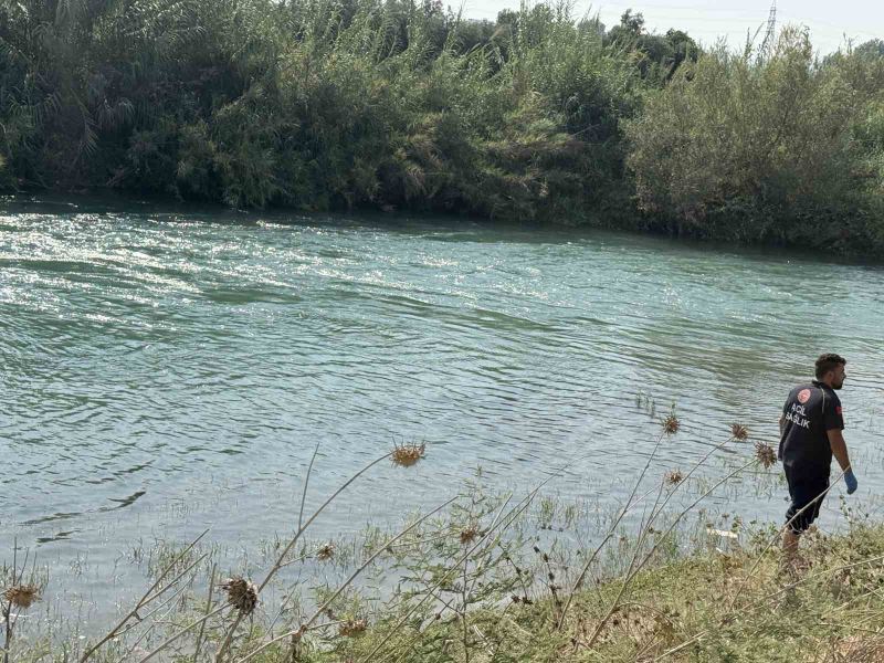 MERSİN’İN TARSUS İLÇESİNDE YÜZMEK İÇİN GİRDİĞİ BERDAN IRMAĞI’NDA KAYBOLAN 17 YAŞINDAKİ E.A., DALGIÇ POLİSLER TARAFINDAN BULUNDU.