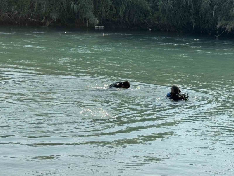 MERSİN’İN TARSUS İLÇESİNDE YÜZMEK İÇİN GİRDİĞİ BERDAN IRMAĞI’NDA KAYBOLAN 17 YAŞINDAKİ E.A., DALGIÇ POLİSLER TARAFINDAN BULUNDU.