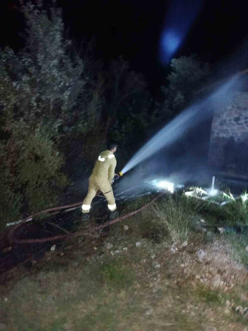 OSMANİYE’DE ÇIKAN ORMAN YANGINI BÜYÜMEDEN SÖNDÜRÜLDÜ