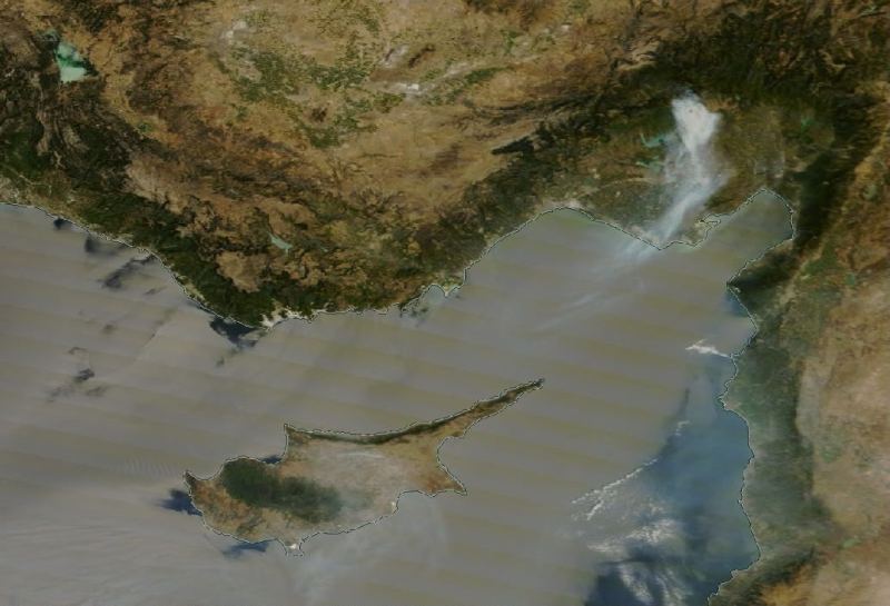 ADANA'NIN KOZAN İLÇESİNDE BAŞLAYARAK ALADAĞ VE İMAMOĞLU İLÇELERİNE YAYILAN ORMAN YANGINI NEDENİYLE KENT MERKEZİNDE DE İS KOKUSU VE HAVA KİRLİLİĞİ ETKİLİ OLDU. YANGIN ÇOK GENİŞ ALANLARA YAYILDIĞI İÇİN FELAKETİN BOYUTU UYDUDAN DA GÖRÜLEBİLİYOR
