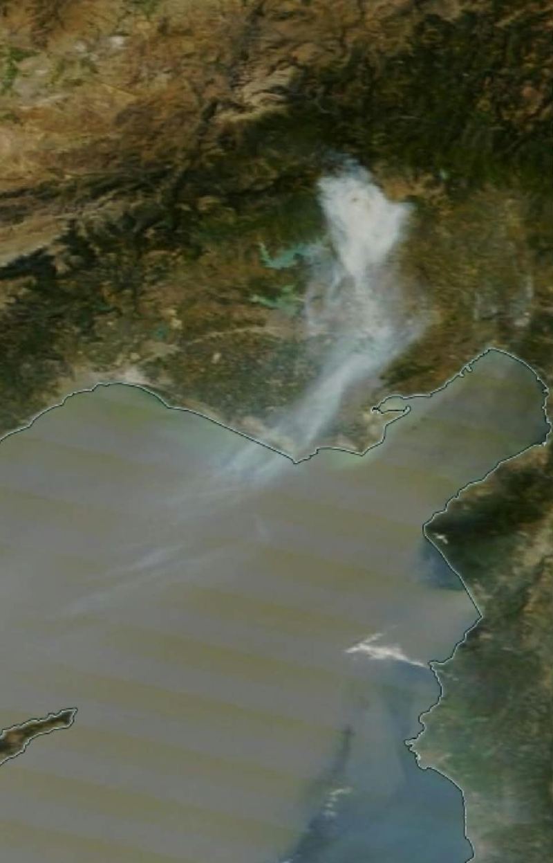 ADANA'NIN KOZAN İLÇESİNDE BAŞLAYARAK ALADAĞ VE İMAMOĞLU İLÇELERİNE YAYILAN ORMAN YANGINI NEDENİYLE KENT MERKEZİNDE DE İS KOKUSU VE HAVA KİRLİLİĞİ ETKİLİ OLDU. YANGIN ÇOK GENİŞ ALANLARA YAYILDIĞI İÇİN FELAKETİN BOYUTU UYDUDAN DA GÖRÜLEBİLİYOR