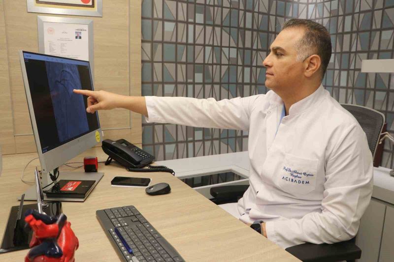 KARDİYOLOJİ UZMANI PROF. DR. AHMET OYTUN BAYKAN
