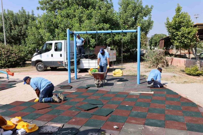 MERSİN'İN MERKEZ İLÇE AKDENİZ BELEDİYESİ, VATANDAŞLARIN AİLELERİYLE BİRLİKTE DİNLENİP VAKİT GEÇİRDİĞİ PARK VE YEŞİL ALANLARDA BAKIM, ONARIM VE YENİLEME ÇALIŞMALARINI SÜRDÜRÜYOR.
