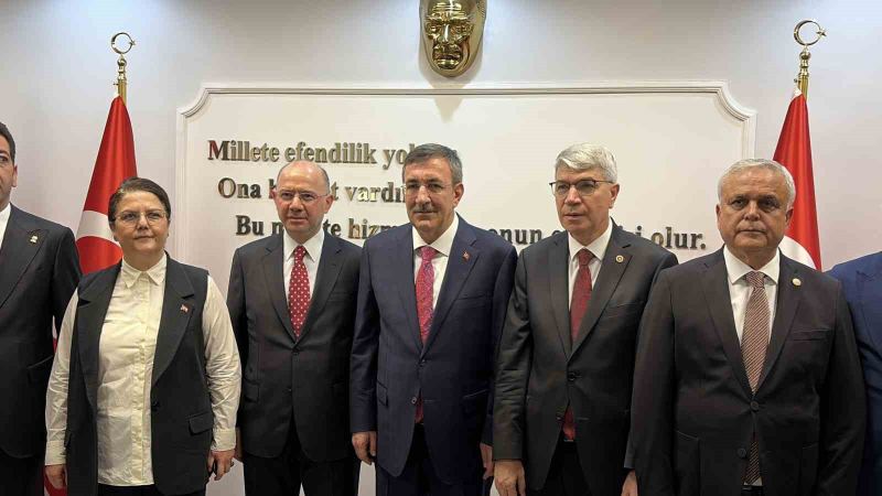 CUMHURBAŞKANI YARDIMCISI CEVDET YILMAZ, ÇEŞİTLİ TEMASLARDA BULUNMAK ÜZERE OSMANİYE’YE GELDİ.