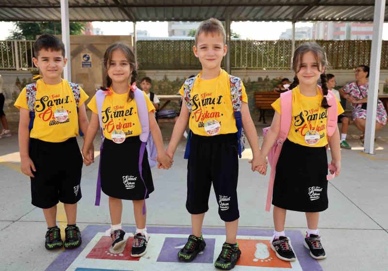 ADANA’DA SABAHAT SARIGÜL’ÜN 7 YILLIK EVLAT HASRETİNİ SONLANDIRAN 2’Sİ ERKEK 2’Sİ KIZ OLAN DÖRDÜZLERİ BUGÜN OKULA BAŞLADI.