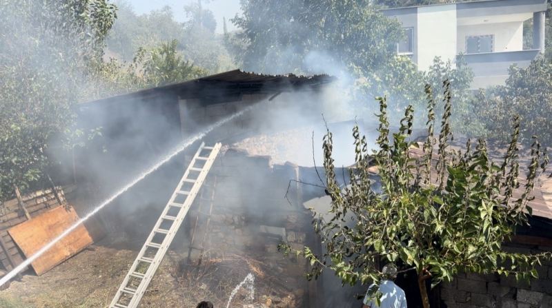 OSMANİYE’DE ÇIKAN YANGINDA AHIR KULLANILAMAZ HALE GELDİ