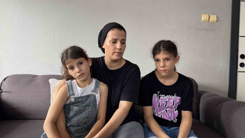 (SOLDAN SAĞA) AYŞEGÜL ŞİŞ, EBRU ŞİŞ, AYFER ŞİŞ